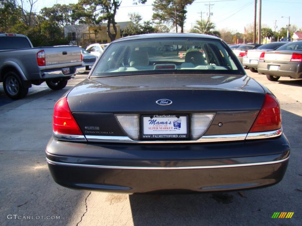 2004 Crown Victoria LX - Midnight Grey Metallic / Light Flint photo #7