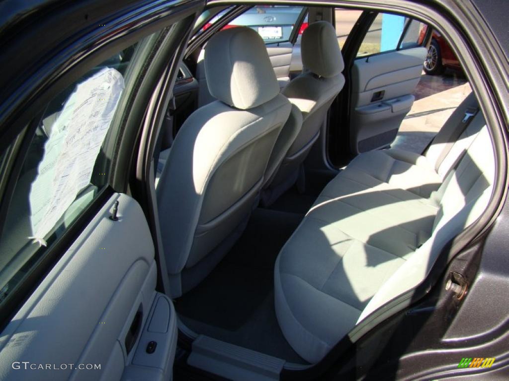 2004 Crown Victoria LX - Midnight Grey Metallic / Light Flint photo #11