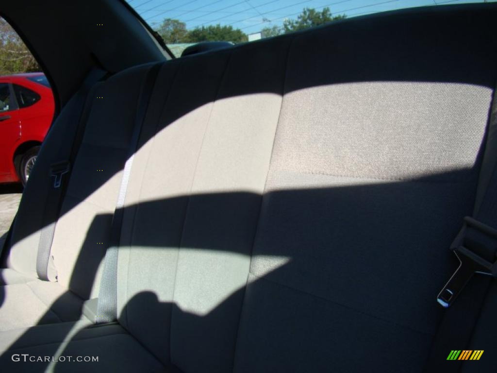 2004 Crown Victoria LX - Midnight Grey Metallic / Light Flint photo #12