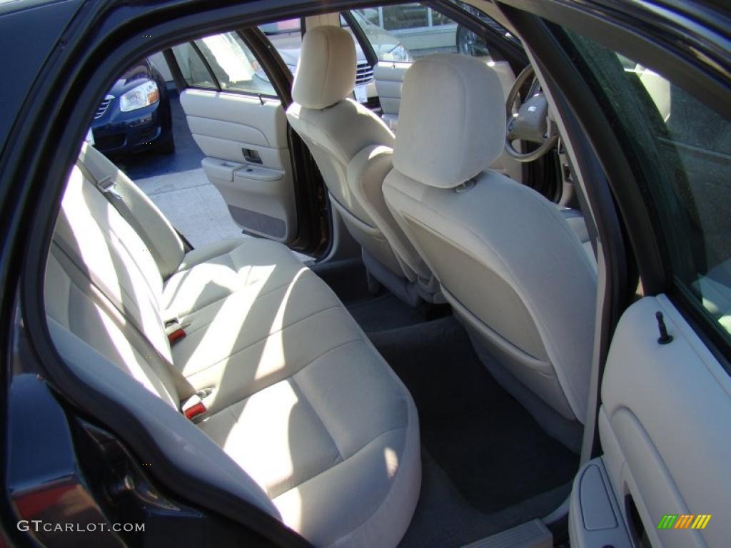 2004 Crown Victoria LX - Midnight Grey Metallic / Light Flint photo #14