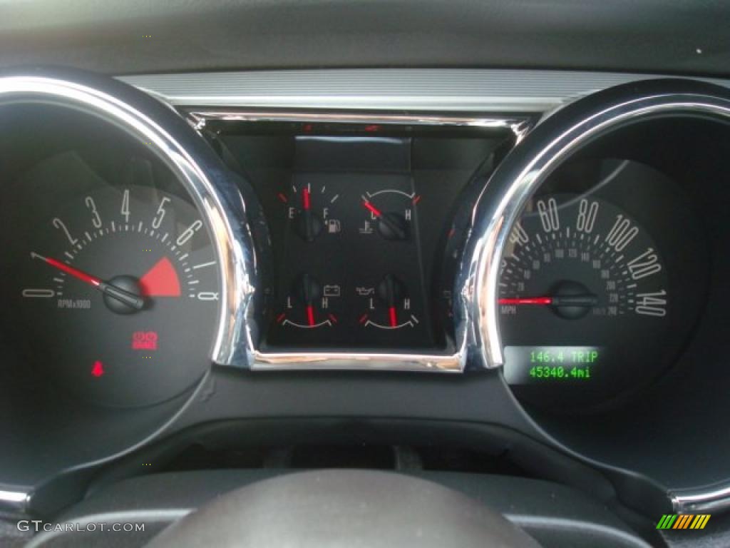 2007 Ford Mustang GT Premium Coupe Gauges Photo #41030252