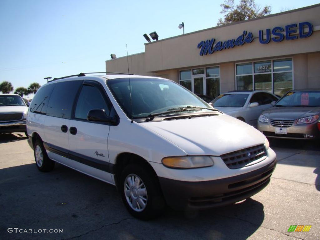 1998 Grand Voyager SE - Bright White / Silver Fern photo #2