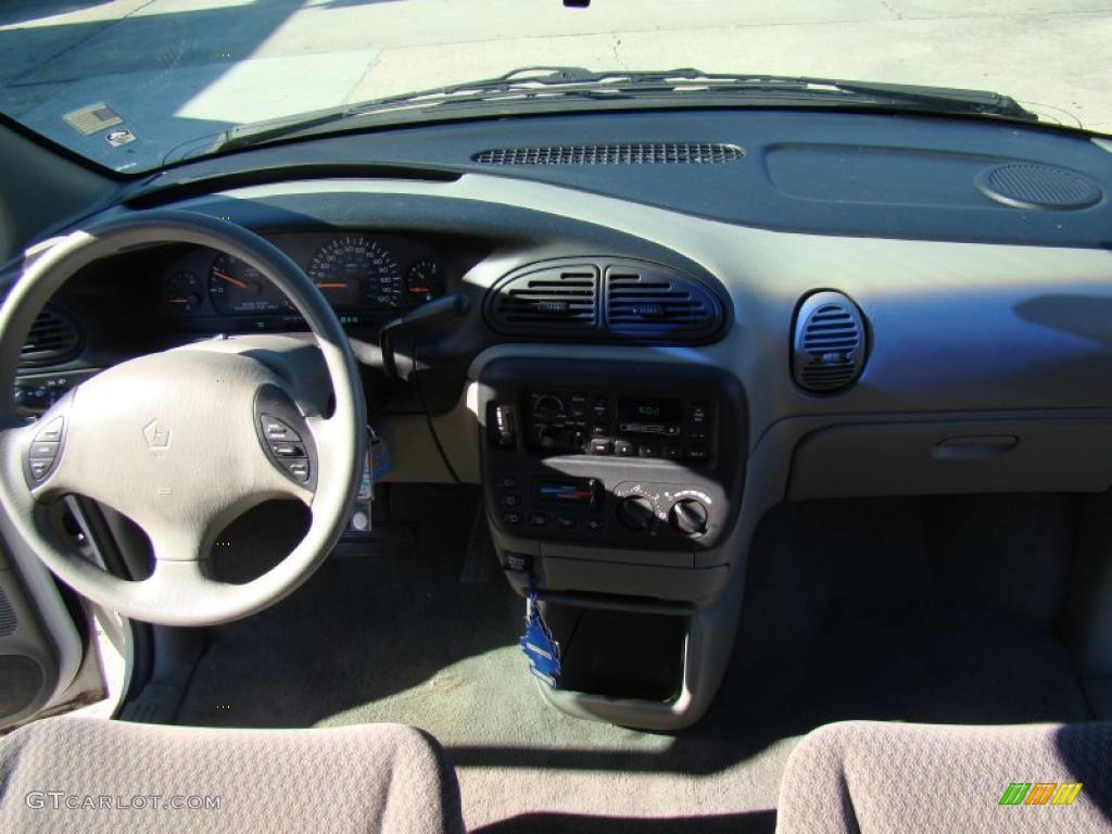 1998 Grand Voyager SE - Bright White / Silver Fern photo #17