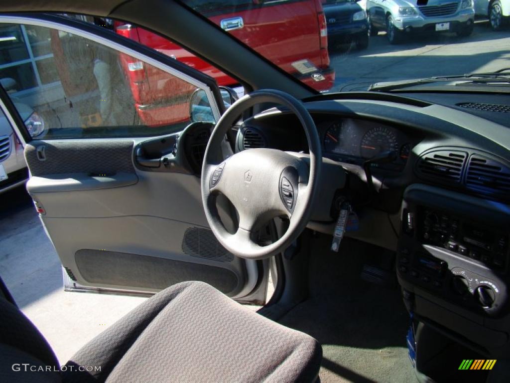 1998 Grand Voyager SE - Bright White / Silver Fern photo #18