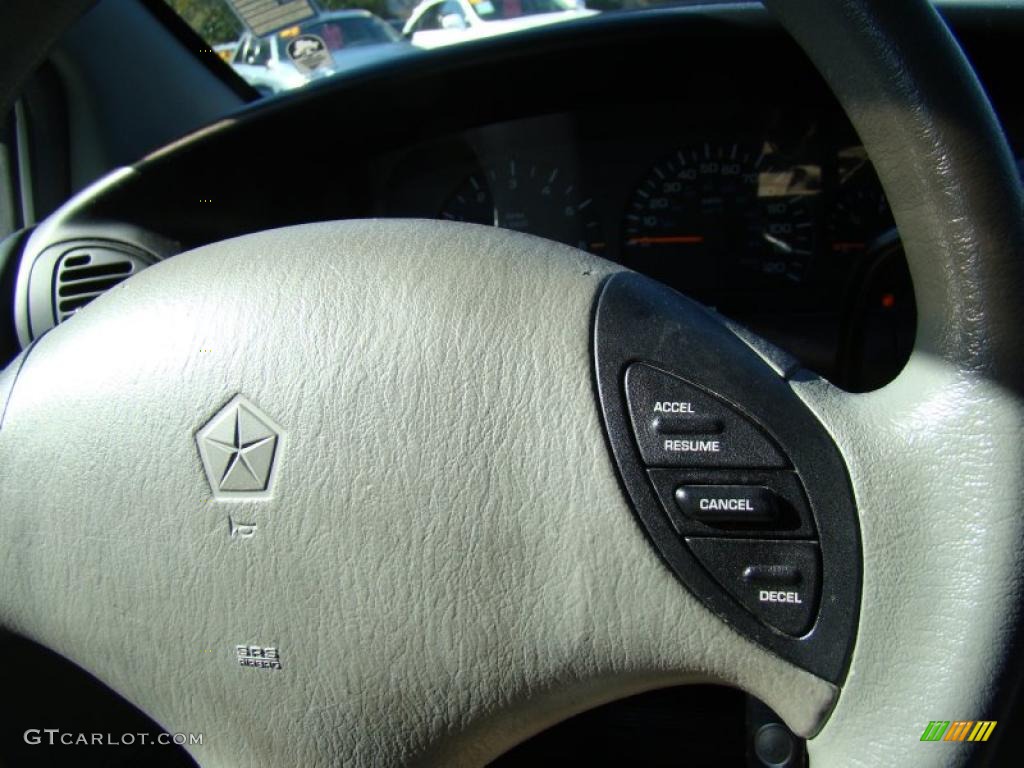 1998 Grand Voyager SE - Bright White / Silver Fern photo #25