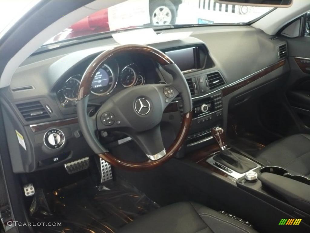 Black Interior 2010 Mercedes-Benz E 550 Coupe Photo #41035984