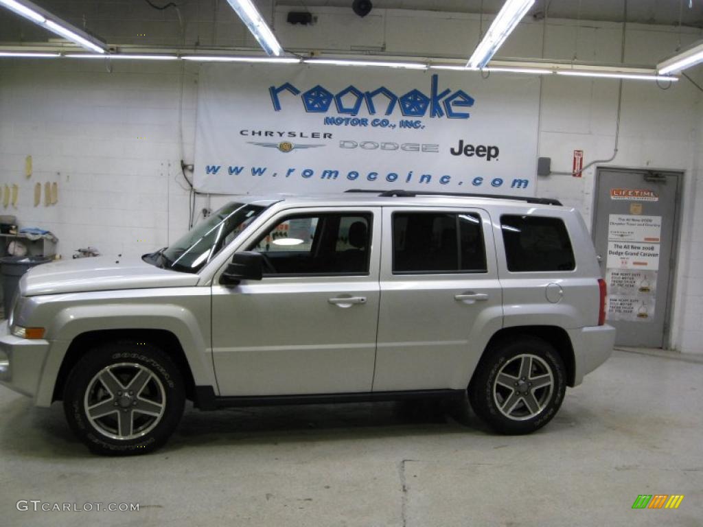 Bright Silver Metallic Jeep Patriot