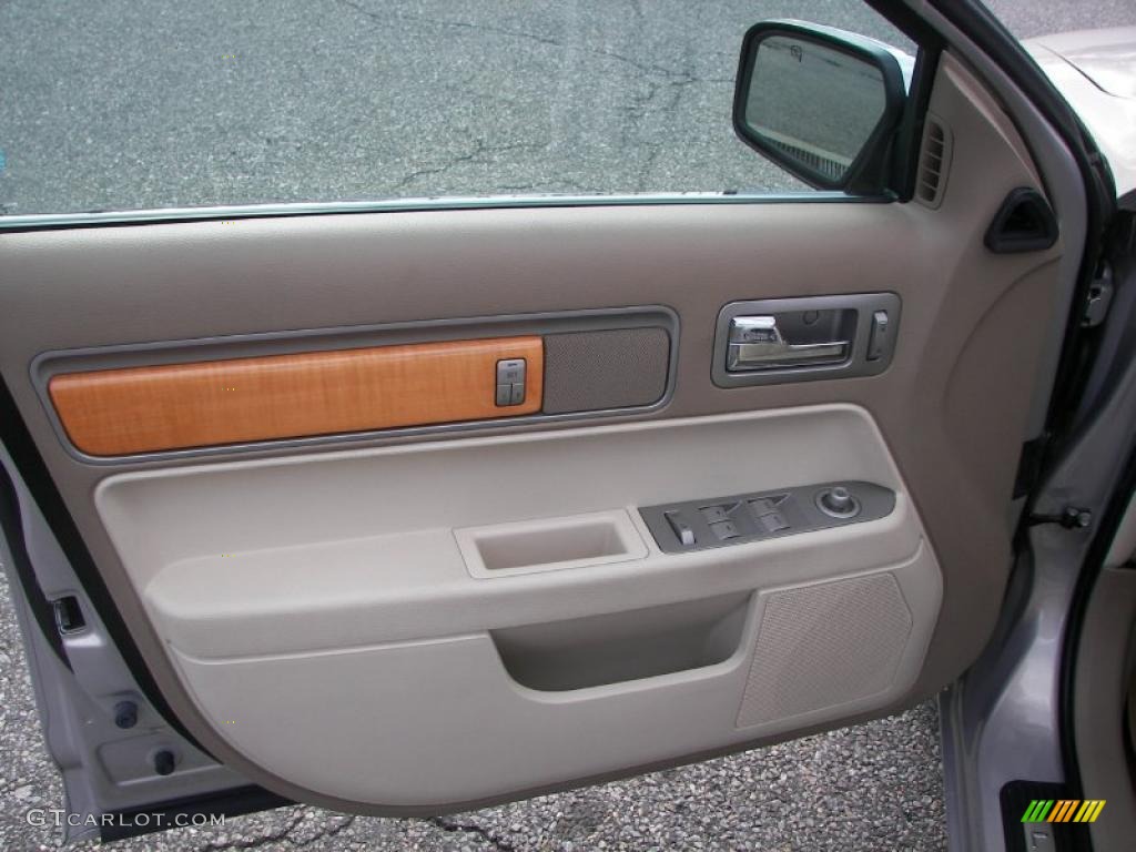 2009 Lincoln MKZ Sedan Light Stone Door Panel Photo #41044465