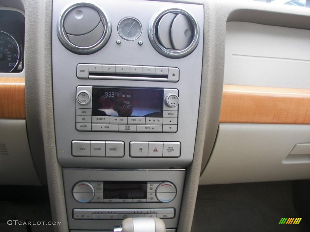2009 Lincoln MKZ Sedan Controls Photo #41044501