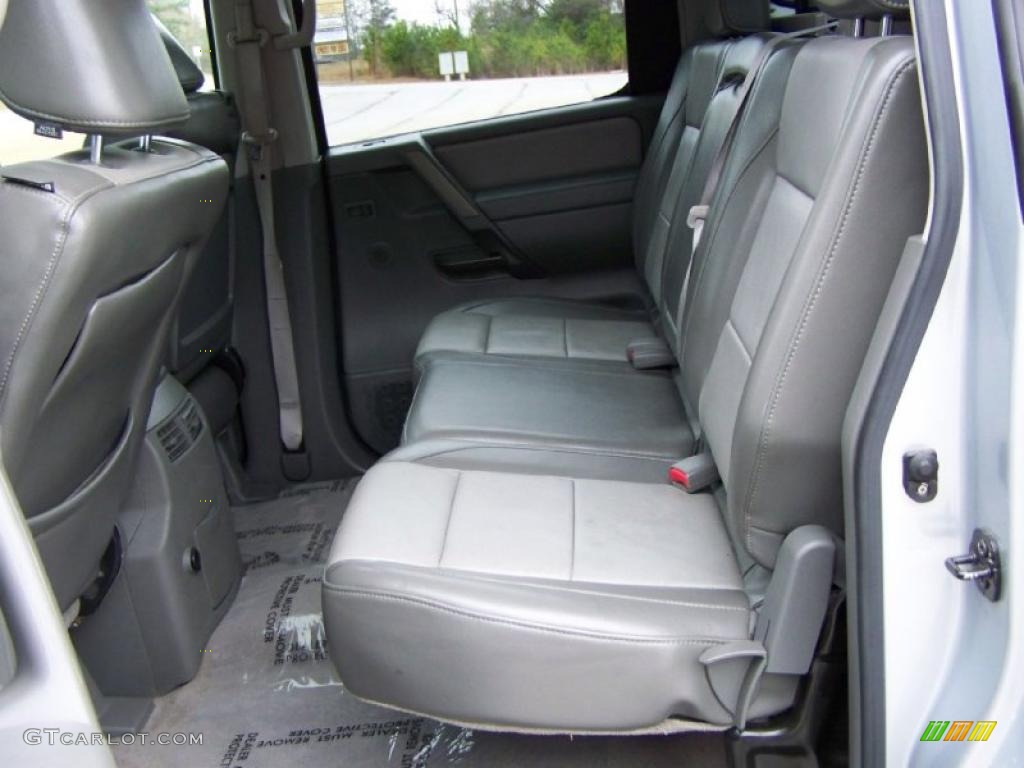 Graphite/Titanium Interior 2005 Nissan Titan LE Crew Cab 4x4 Photo #41045421