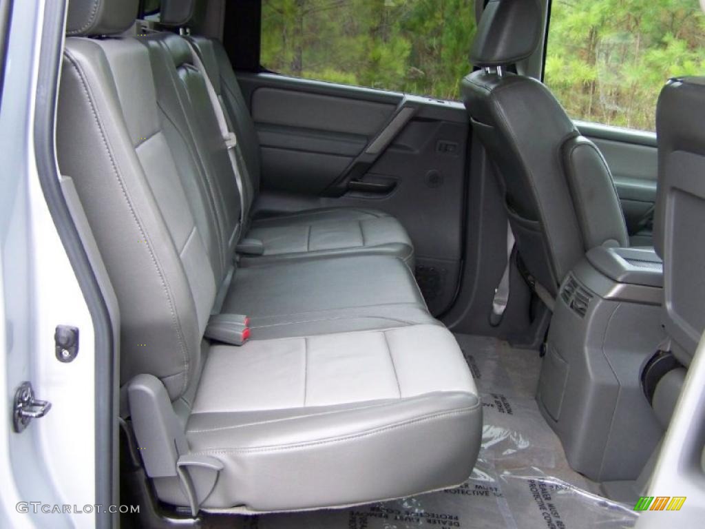 Graphite/Titanium Interior 2005 Nissan Titan LE Crew Cab 4x4 Photo #41045437
