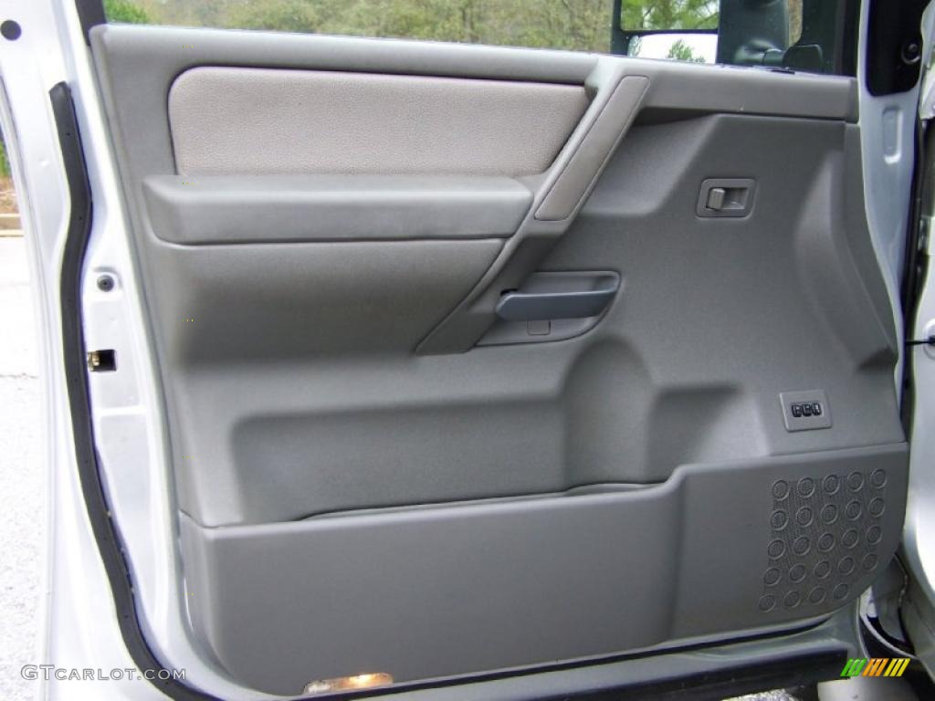 2005 Nissan Titan LE Crew Cab 4x4 Graphite/Titanium Door Panel Photo #41045557