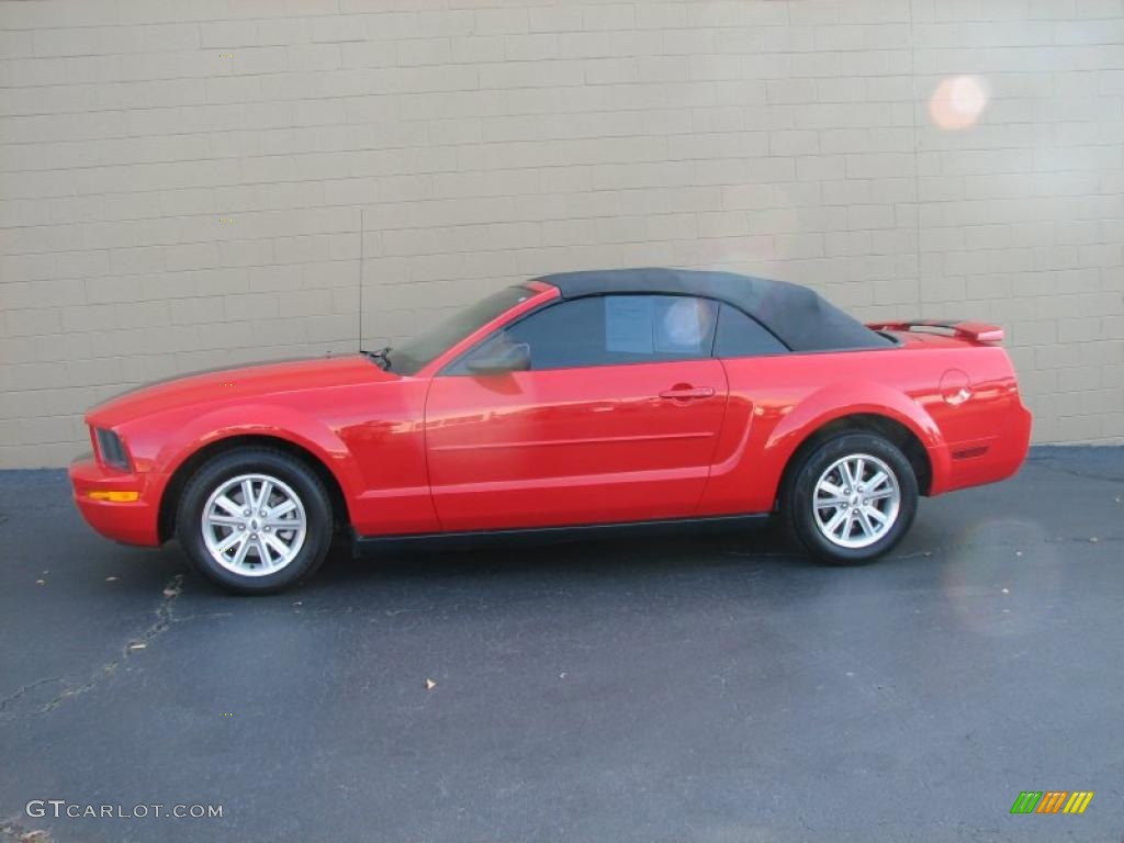 2006 Mustang V6 Deluxe Convertible - Torch Red / Dark Charcoal photo #1