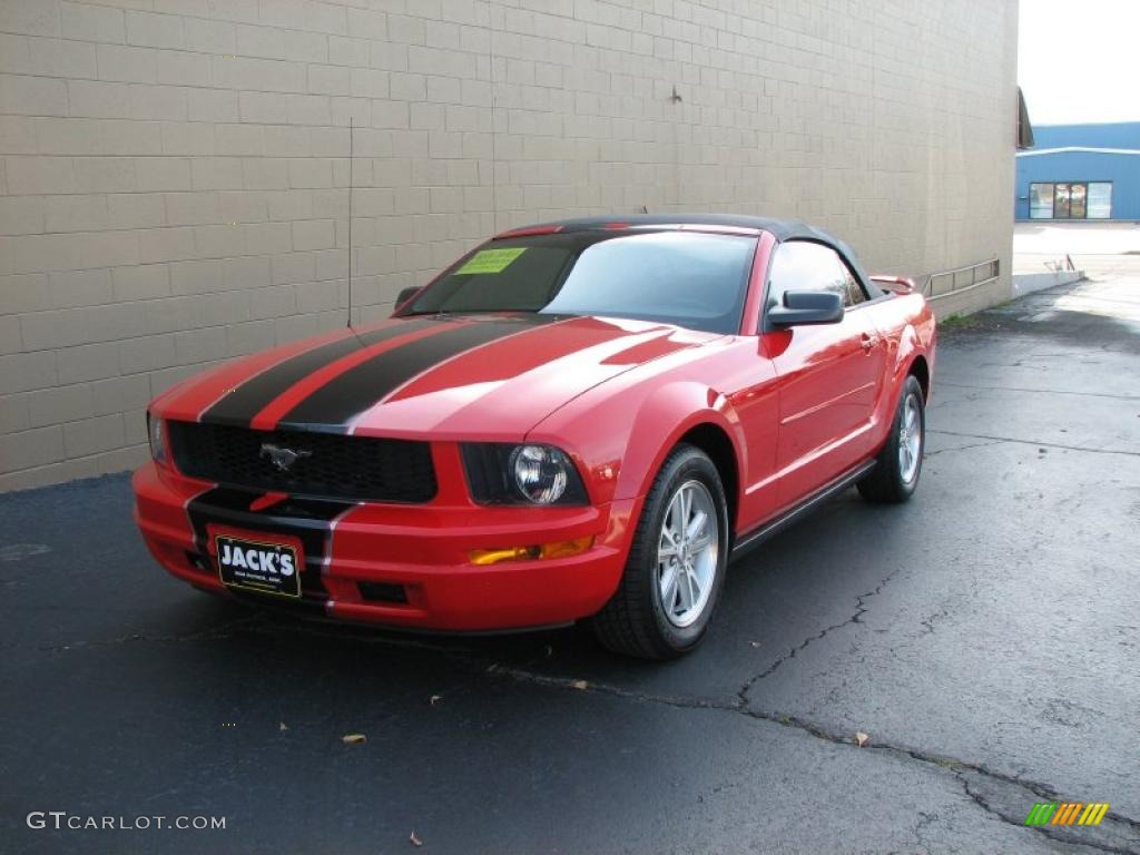 2006 Mustang V6 Deluxe Convertible - Torch Red / Dark Charcoal photo #2