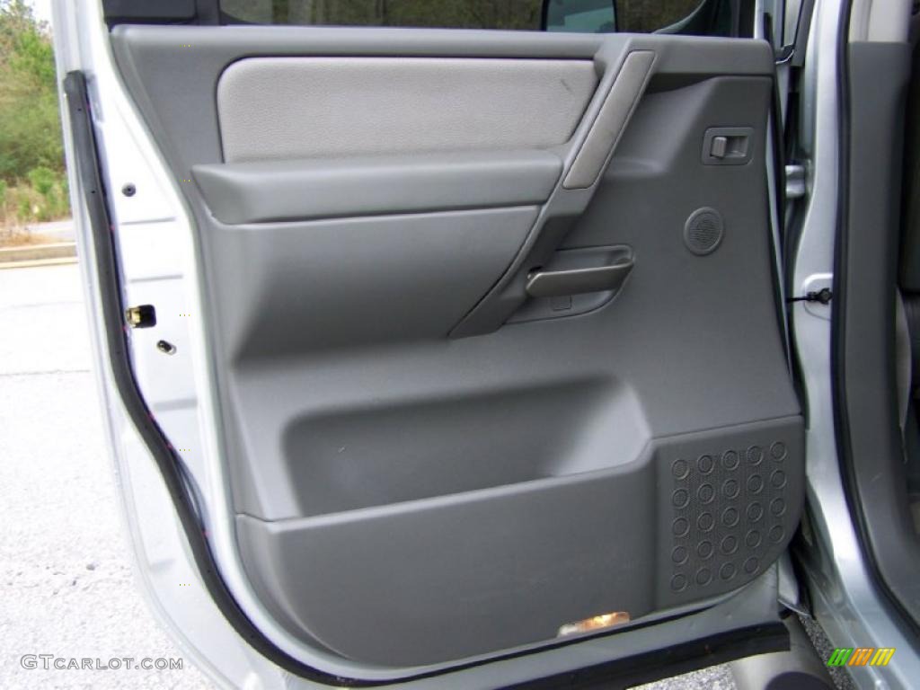 2005 Nissan Titan LE Crew Cab 4x4 Graphite/Titanium Door Panel Photo #41045585