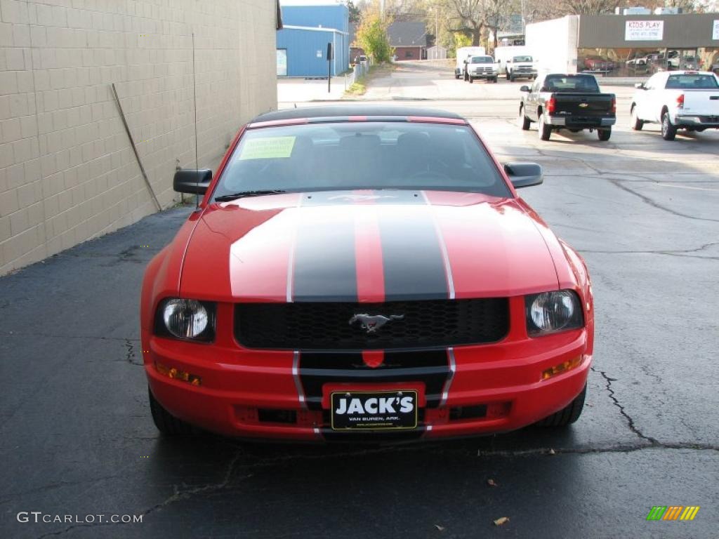 2006 Mustang V6 Deluxe Convertible - Torch Red / Dark Charcoal photo #3