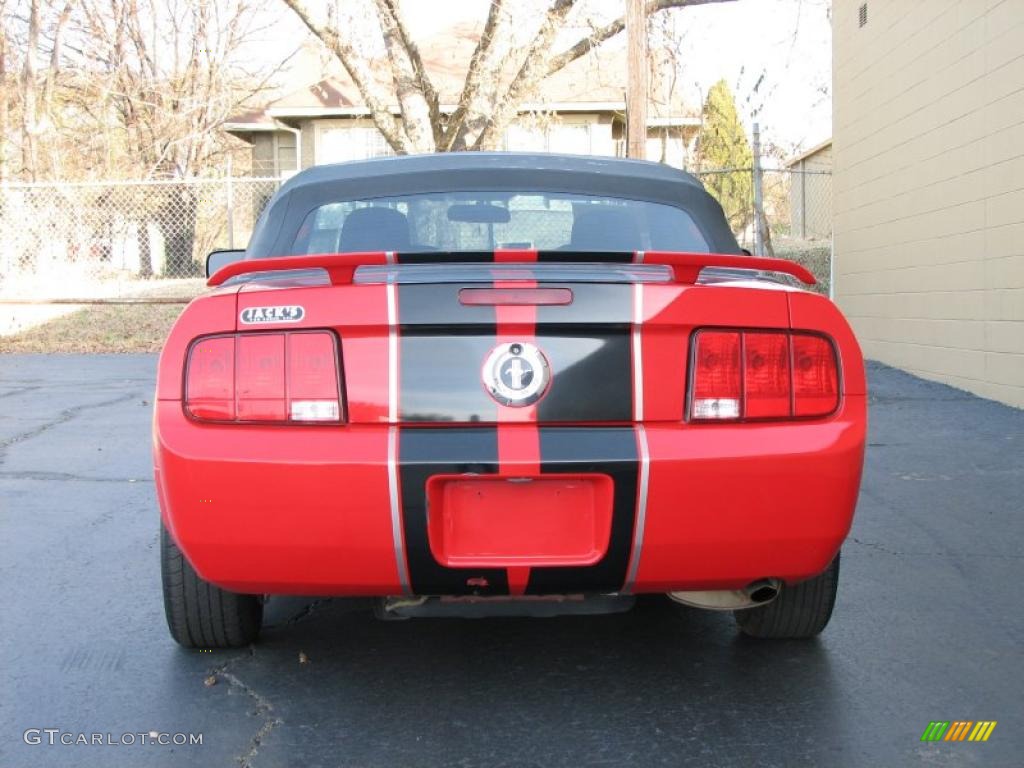 2006 Mustang V6 Deluxe Convertible - Torch Red / Dark Charcoal photo #6