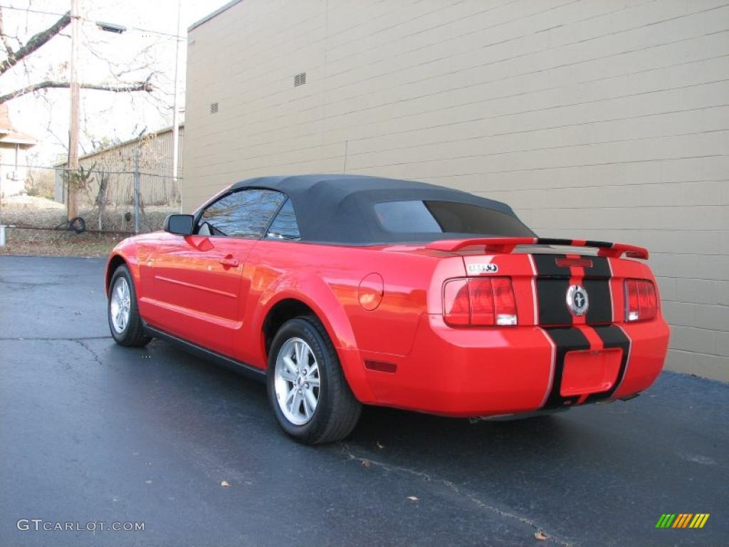 2006 Mustang V6 Deluxe Convertible - Torch Red / Dark Charcoal photo #7