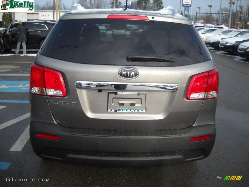 2011 Sorento LX V6 AWD - Titanium Silver / Black photo #4