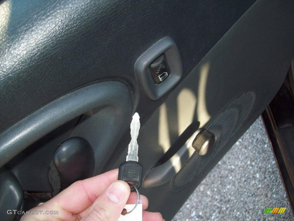 1996 Cavalier Sedan - Black / Dark Gray photo #6