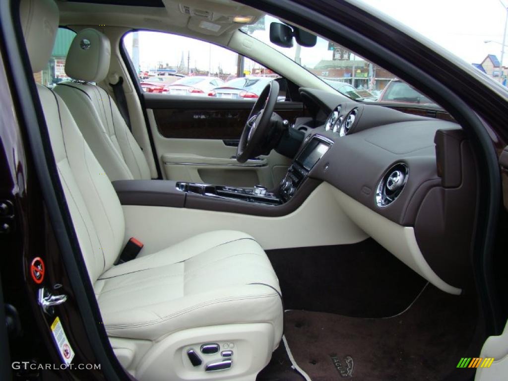 Ivory/Truffle Interior 2011 Jaguar XJ XJ Photo #41050237