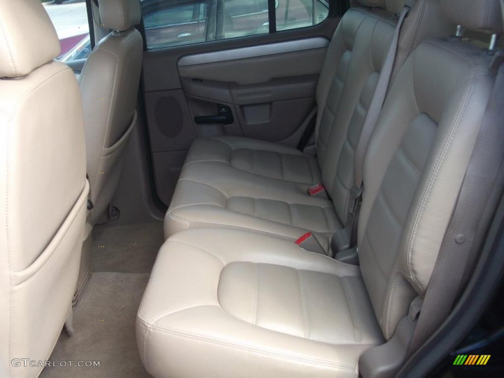 2004 Explorer XLT - Black / Graphite photo #9