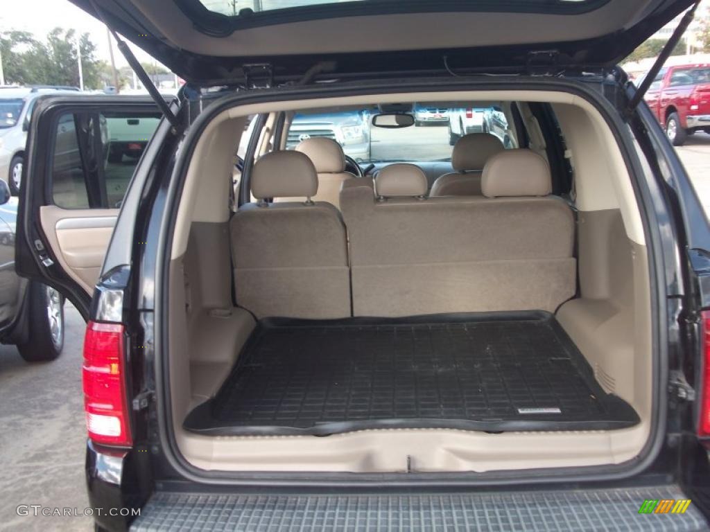 2004 Explorer XLT - Black / Graphite photo #10