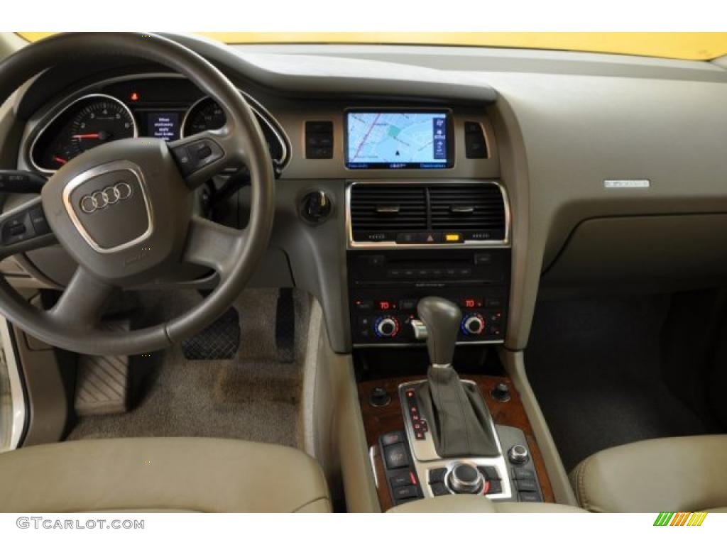 2007 Audi Q7 4.2 Premium quattro Cardamom Beige Dashboard Photo #41053553