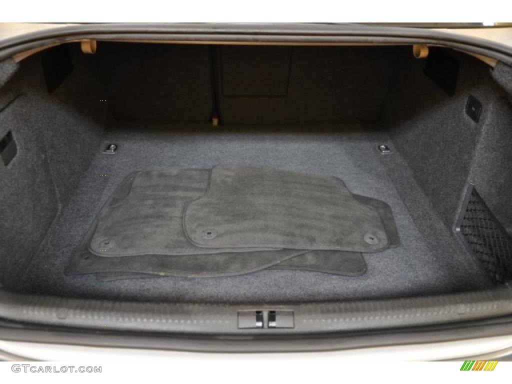 2004 Audi A4 3.0 quattro Sedan Trunk Photo #41054317