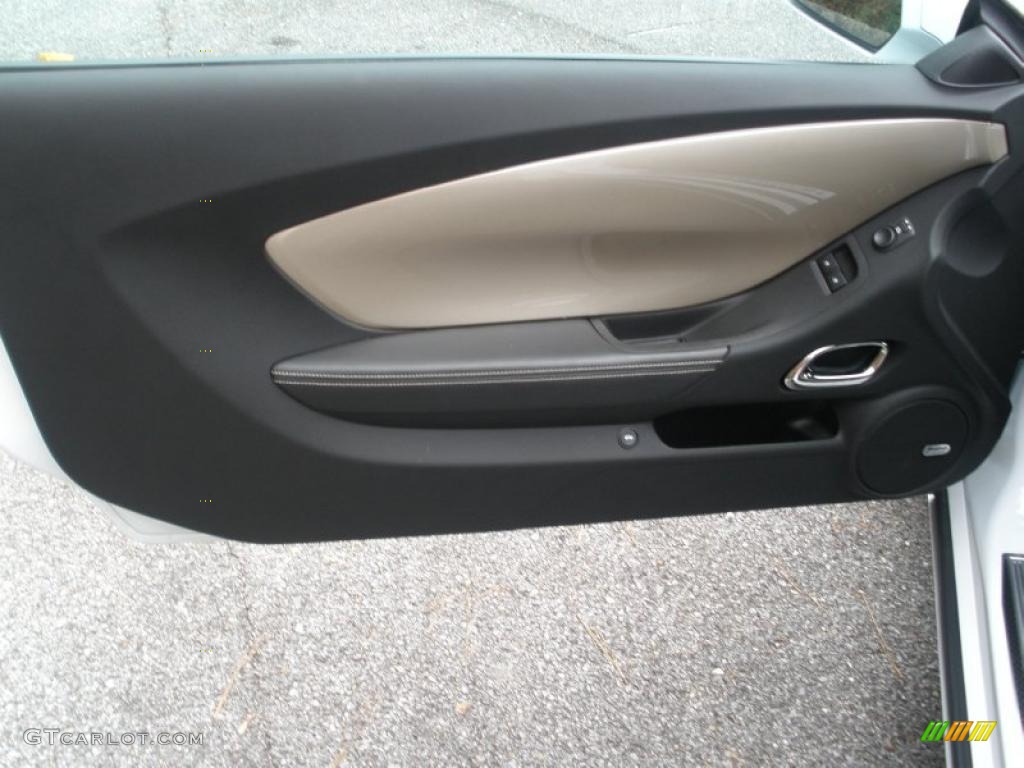 2010 Chevrolet Camaro SS Coupe Beige Door Panel Photo #41056021