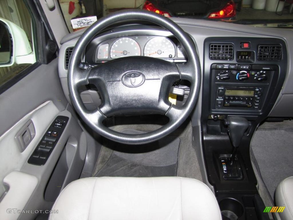 2002 Toyota 4Runner SR5 Dashboard Photos