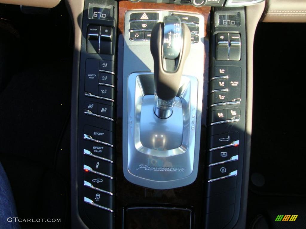2011 Porsche Panamera Turbo Controls Photo #41059155