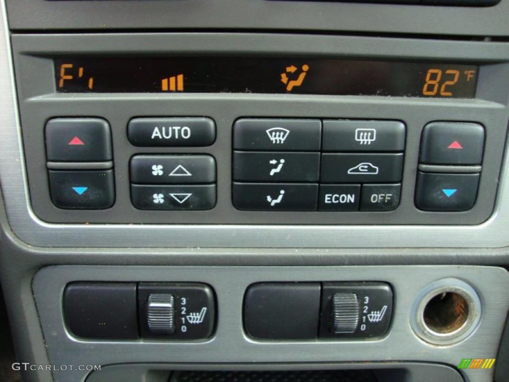 2002 Saab 9-5 Aero Sedan Controls Photo #41059883