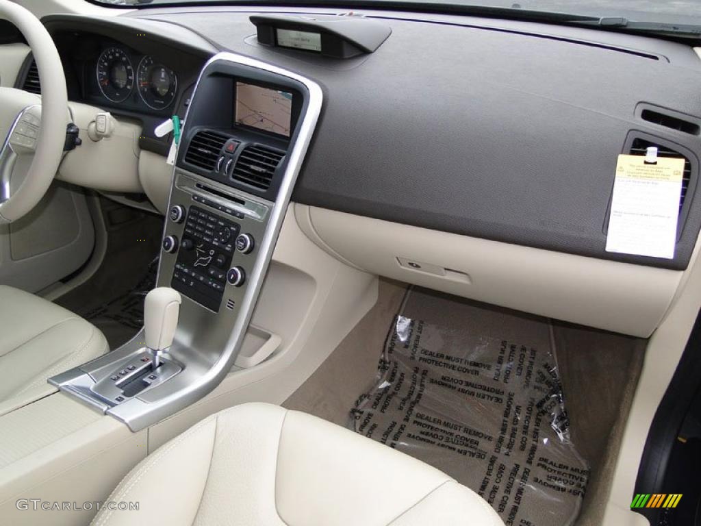 2011 Volvo XC60 3.2 Sandstone Beige Dashboard Photo #41060635