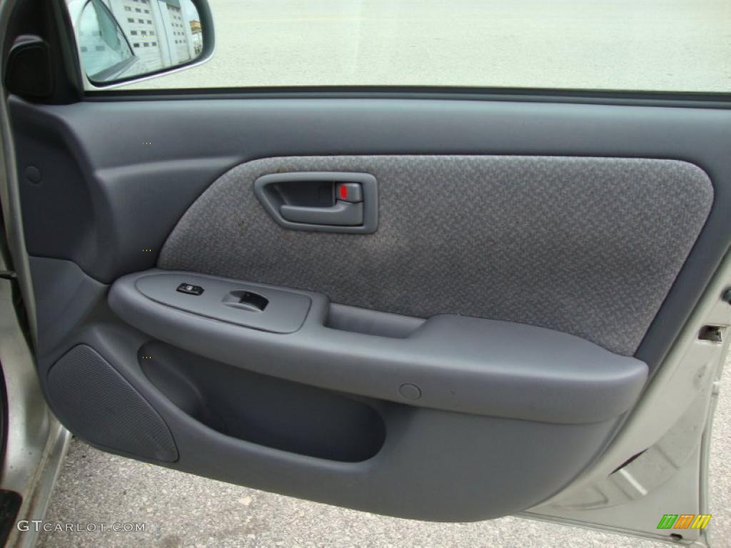 2000 Toyota Camry LE Gray Door Panel Photo #41064411
