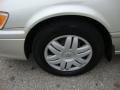 2000 Toyota Camry LE Wheel and Tire Photo