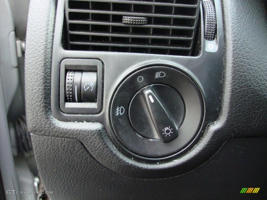 2001 Volkswagen GTI GLX Controls Photos