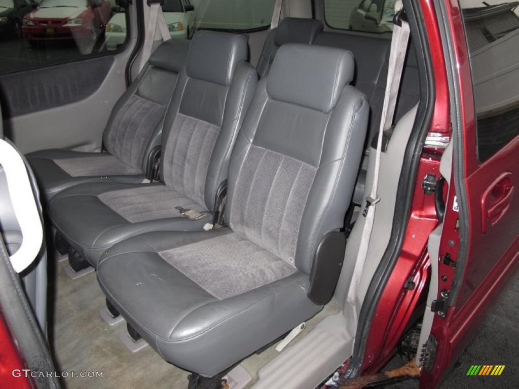 Medium Gray Interior 2002 Chevrolet Venture Warner Brothers Edition Photo #41065803