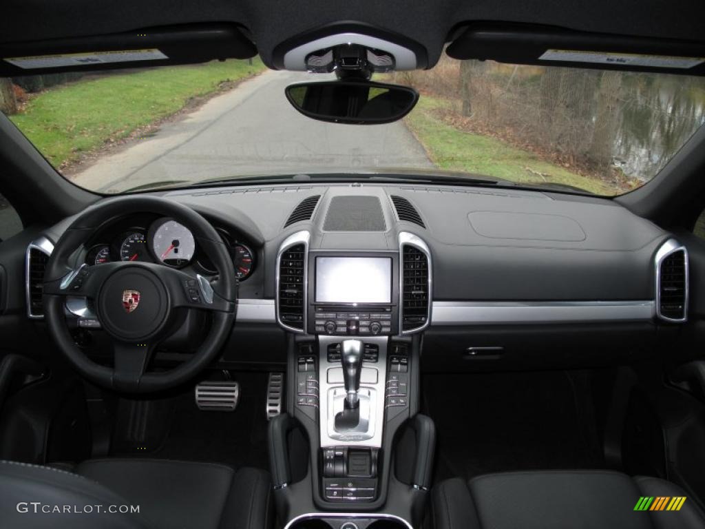 2011 Cayenne S - Jet Black Metallic / Black photo #11