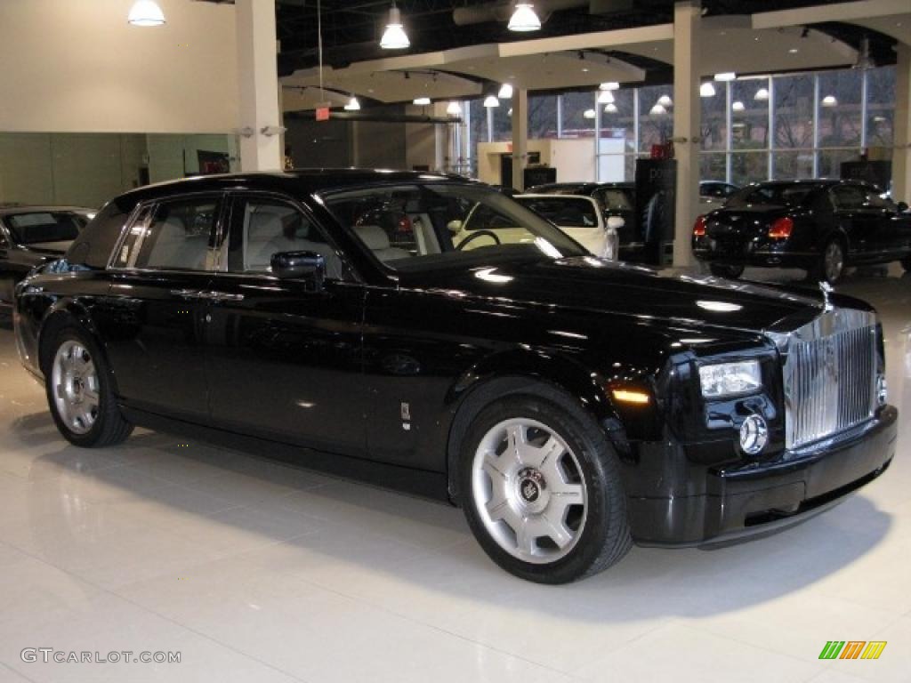 Black 2006 Rolls-Royce Phantom Standard Phantom Model Exterior Photo #41069275