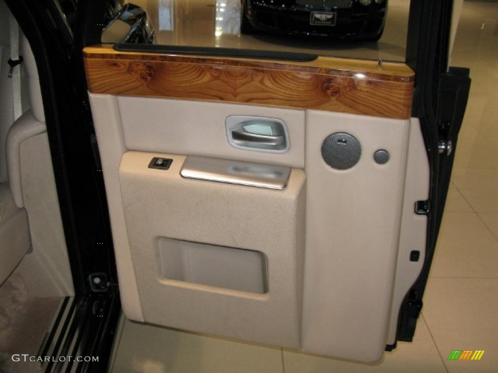 2006 Rolls-Royce Phantom Standard Phantom Model Door Panel Photos