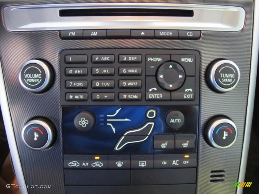 2011 Volvo XC60 3.2 R-Design Controls Photo #41074711