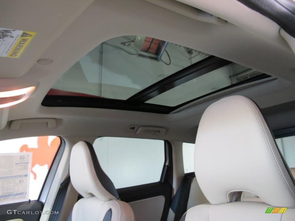 2011 Volvo XC60 3.2 R-Design Sunroof Photos