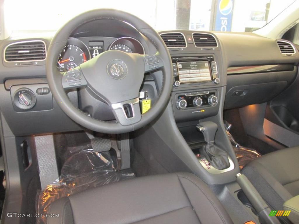 Titan Black Interior 2011 Volkswagen Jetta SE SportWagen Photo #41076851
