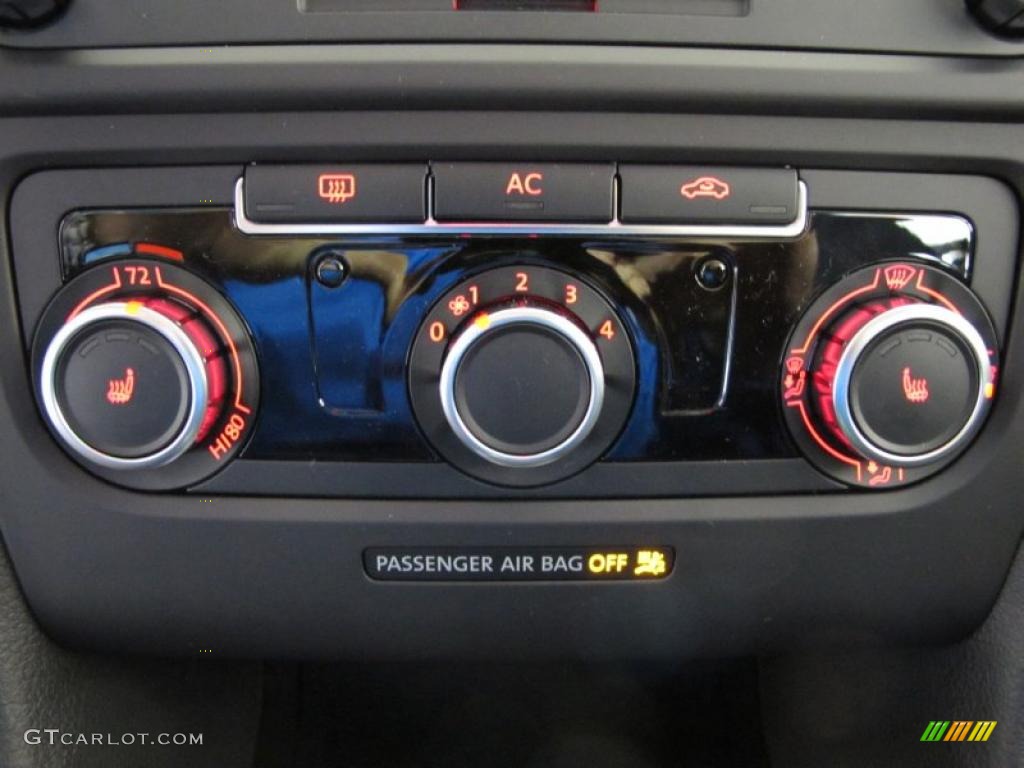 2011 Volkswagen Jetta SE SportWagen Controls Photo #41076907