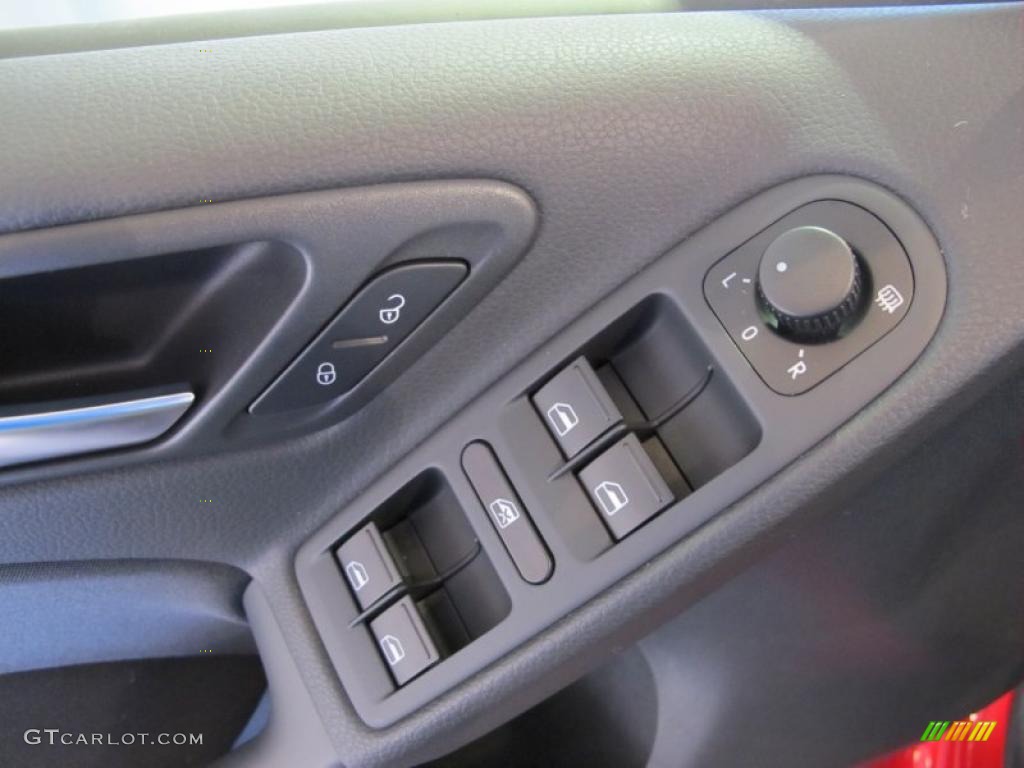 2011 Volkswagen Golf 4 Door Controls Photo #41077991