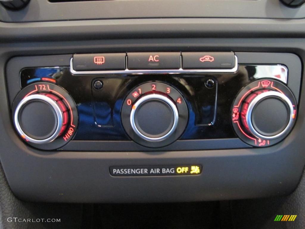 2011 Volkswagen Golf 4 Door Controls Photo #41078047