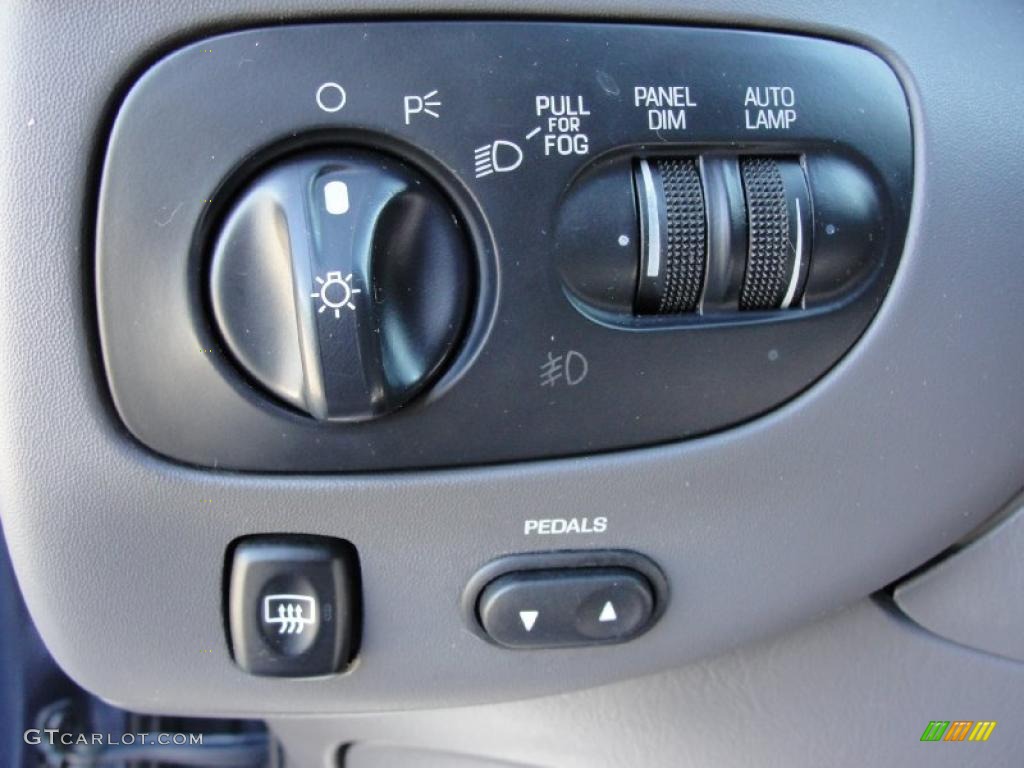 1999 Ford Expedition Eddie Bauer 4x4 Controls Photo #41078075