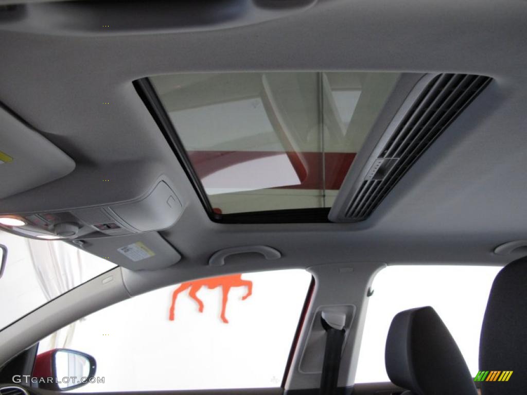 2011 Volkswagen Golf 4 Door Sunroof Photo #41078083