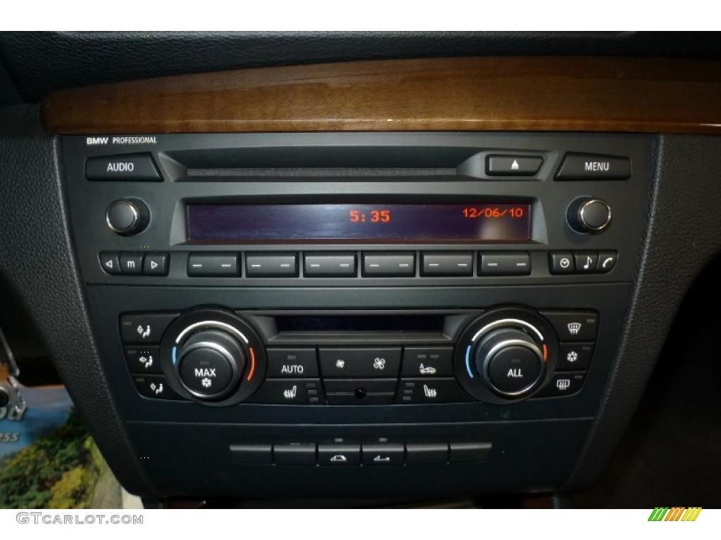 2011 BMW 1 Series 128i Convertible Controls Photo #41078287